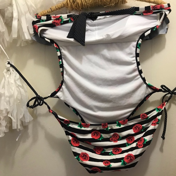 XL String One Piece NWOT Stripped | Floral - Picture 4 of 5